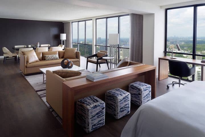 Room 50 of 151