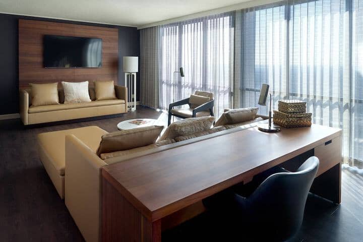 Room 51 of 151