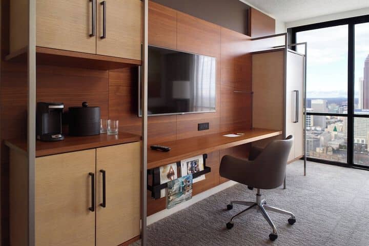 Room 42 of 151