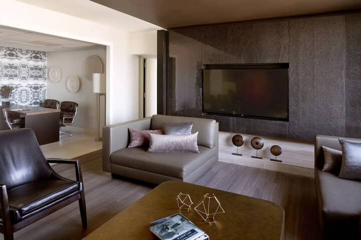 Room 34 of 151