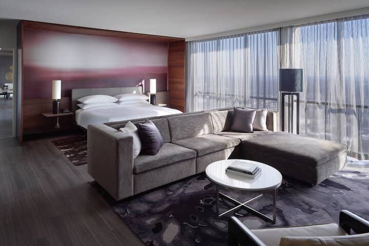 Room 25 of 151