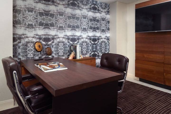 Room 28 of 151