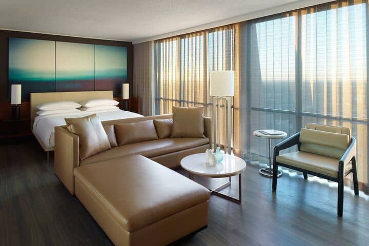 Room 52 of 151